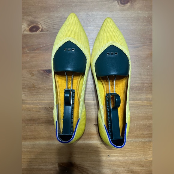 Size 10 Rothy’s Point in Sunshine - Picture 2 of 6